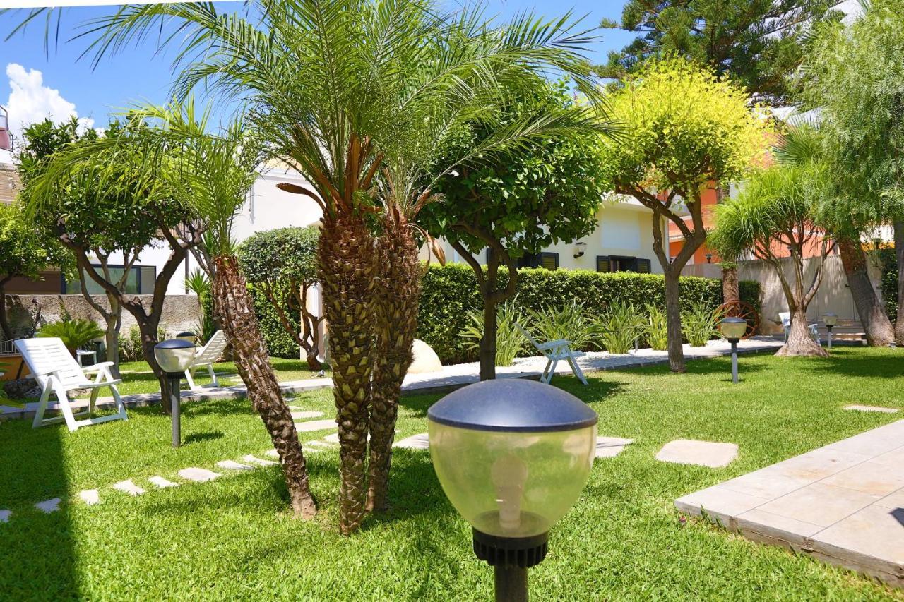 Re Sole La Dependance - Casa Vacanza M E R C U R I O Авола Экстерьер фото
